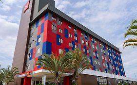 Ibis Porto Alegre Assis Brasil - Estacionamento Gratuito Para Hospedes